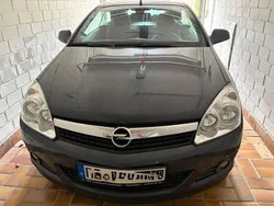 Blau Gebraucht 2009 Opel Astra Cabriolet Cabrio | 8.000 € (Etwas zu teuer)