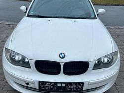 Weiß Gebraucht 2009 BMW 116 Kleinwagen | 4.650 € (Fairer Preis)