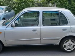 Grau Gebraucht 2002 Nissan Micra Kleinwagen | 1.390 €