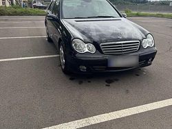 Schwarz Gebraucht 2005 Mercedes C200 Limousine | 3.350 €