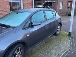 Grau Gebraucht 2011 Opel Astra Selection Limousine | 4.700 € (Guter Preis)