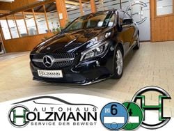 Kosmosschwarz metallic Gebraucht 2018 Mercedes CLA180 Shooting Brake Urban Kombi | 16.990 € (Guter Preis)