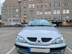 Silber Gebraucht 2002 Renault Mégane II Limousine | 2.800 € (Teuer)