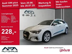 Weiß Gebraucht 2024 Audi A3 Sportback Advanced Limousine | 28.949 € (Guter Preis)