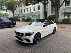 Weiß Gebraucht 2020 Mercedes C300e AMG Limousine | 36.499 €