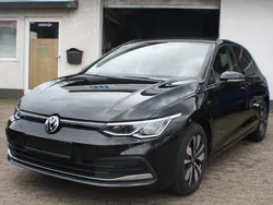 Schwarz Gebraucht 2023 VW Golf VIII Move Limousine | 22.800 € (Guter Preis)