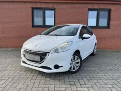 Weiß Gebraucht 2015 Peugeot 208 Active Kleinwagen | 3.990 € (Guter Preis)