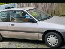 Silber Gebraucht 1993 Ford Escort Limousine | 500 €