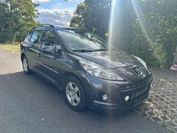 Gris shark Gebraucht 2013 Peugeot 207 Forever Kombi | 3.290 € (Fairer Preis)