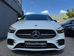 Weiß Gebraucht 2020 Mercedes B200 AMG line Van / Kleinbus | 24.999 € (Fairer Preis)