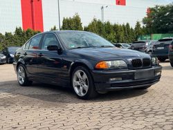 Blau Gebraucht 1998 BMW 320 Limousine | 4.399 € (Teuer)