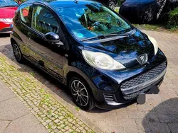Schwarz Gebraucht 2010 Peugeot 107 Filou Kleinwagen | 2.200 € (Fairer Preis)