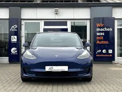 Blau Gebraucht 2021 Tesla Model 3 Standard Range Plus Limousine | 24.950 € (Fairer Preis)