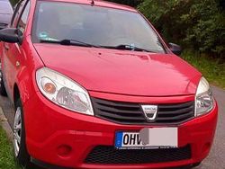 Rot Gebraucht 2009 Dacia Sandero Kleinwagen | 1.300 € (Superpreis)