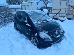 Schwarz Gebraucht 2002 Mercedes A140 Kleinwagen | 1.000 €