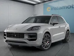 Grau Neu 2025 Porsche Cayenne GTS SUV | 177.899 € (Teuer)