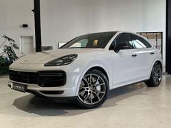 Grau Gebraucht 2020 Porsche Cayenne Turbo SUV | 81.980 € (Teuer)