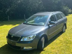 Grau Gebraucht 2009 Skoda Octavia Kombi | 4.750 €