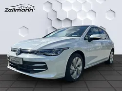 Weiss Gebraucht 2024 VW Golf VIII S Limousine | 26.633 € (Fairer Preis)