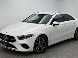 Weiß Gebraucht 2023 Mercedes A180 Limousine | 25.400 € (Guter Preis)