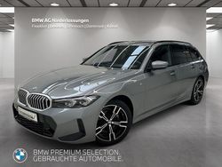Grau Gebraucht 2024 BMW 318 M Sport Limousine | 37.950 € (Fairer Preis)