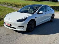 Weiß Gebraucht 2021 Tesla Model 3 Standard Range Plus Limousine | 23.500 € (Guter Preis)