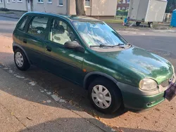 Grün Gebraucht 1998 Opel Corsa Kleinwagen | 500 € (Guter Preis)