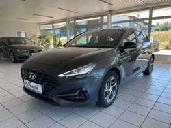Grau Gebraucht 2020 Hyundai i30 Intro Edition Kombi | 16.999 € (Fairer Preis)