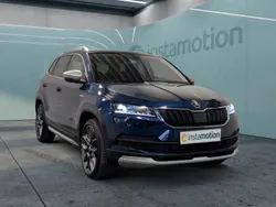 Blau Gebraucht 2021 Skoda Karoq SUV | 29.090 € (Guter Preis)
