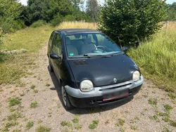 Schwarz Gebraucht 2003 Renault Twingo Kleinwagen | 400 €
