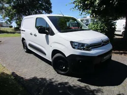 Lackierung weiss icy/deckende Gebraucht 2023 Citroën Berlingo Van / Kleinbus | 22.900 € (Guter Preis)