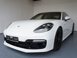 Weiß Gebraucht 2018 Porsche Panamera 4 Limousine | 55.900 € (Etwas zu teuer)