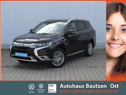 Rubinschwarz Gebraucht 2019 Mitsubishi Outlander P-HEV Top SUV | 22.440 € (Fairer Preis)