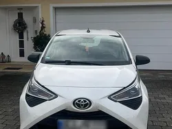 Weiß Gebraucht 2018 Toyota Aygo Kleinwagen | 7.000 € (Fairer Preis)