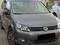 Grau Gebraucht 2013 VW Touran Match Van / Kleinbus | 6.700 € (Fairer Preis)