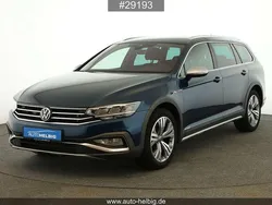 Blau Gebraucht 2023 VW Passat Alltrack Kombi | 33.990 € (Fairer Preis)