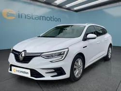 Weiß Gebraucht 2022 Renault Mégane GrandTour Kombi | 17.899 € (Fairer Preis)