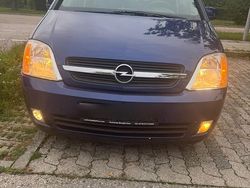 Blau Gebraucht 2005 Opel Meriva Van / Kleinbus | 850 € (Guter Preis)