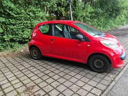 Rot Gebraucht 2008 Peugeot 107 Kleinwagen | 350 € (Superpreis)