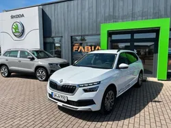 Weiß metallic Gebraucht 2022 Skoda Kamiq Tour SUV | 29.590 €