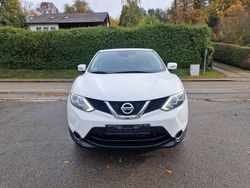 Weiß Gebraucht 2015 Nissan Qashqai Acenta SUV | 6.499 €