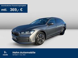 Graphitegrau metallic Gebraucht 2024 Skoda Superb Selection Kombi | 31.480 €