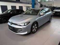 Oyster silver metallic Gebraucht 2025 VW Passat Business Kombi | 32.990 € (Guter Preis)