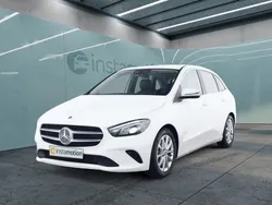 Weiß Gebraucht 2022 Mercedes B200 Progressive Van / Kleinbus | 31.790 € (Etwas zu teuer)