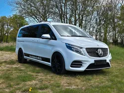 Weiß Gebraucht 2023 Mercedes V300 Exclusive Van / Kleinbus | 79.000 €