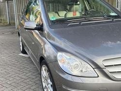 Grau Gebraucht 2008 Mercedes B200 Van / Kleinbus | 3.200 € (Fairer Preis)