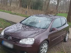 Rot Gebraucht 2005 VW Golf V Individual Kleinwagen | 3.400 € (Etwas zu teuer)