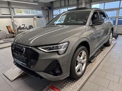 Chronosgrau metallic Gebraucht 2022 Audi e-tron Black Edition SUV | 40.815 € (Guter Preis)