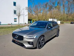 Grau Gebraucht 2021 Volvo V60 R-Design Kombi | 31.500 € (Guter Preis)