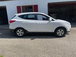 Weiß Gebraucht 2012 Hyundai ix35 Comfort SUV | 6.500 € (Fairer Preis)